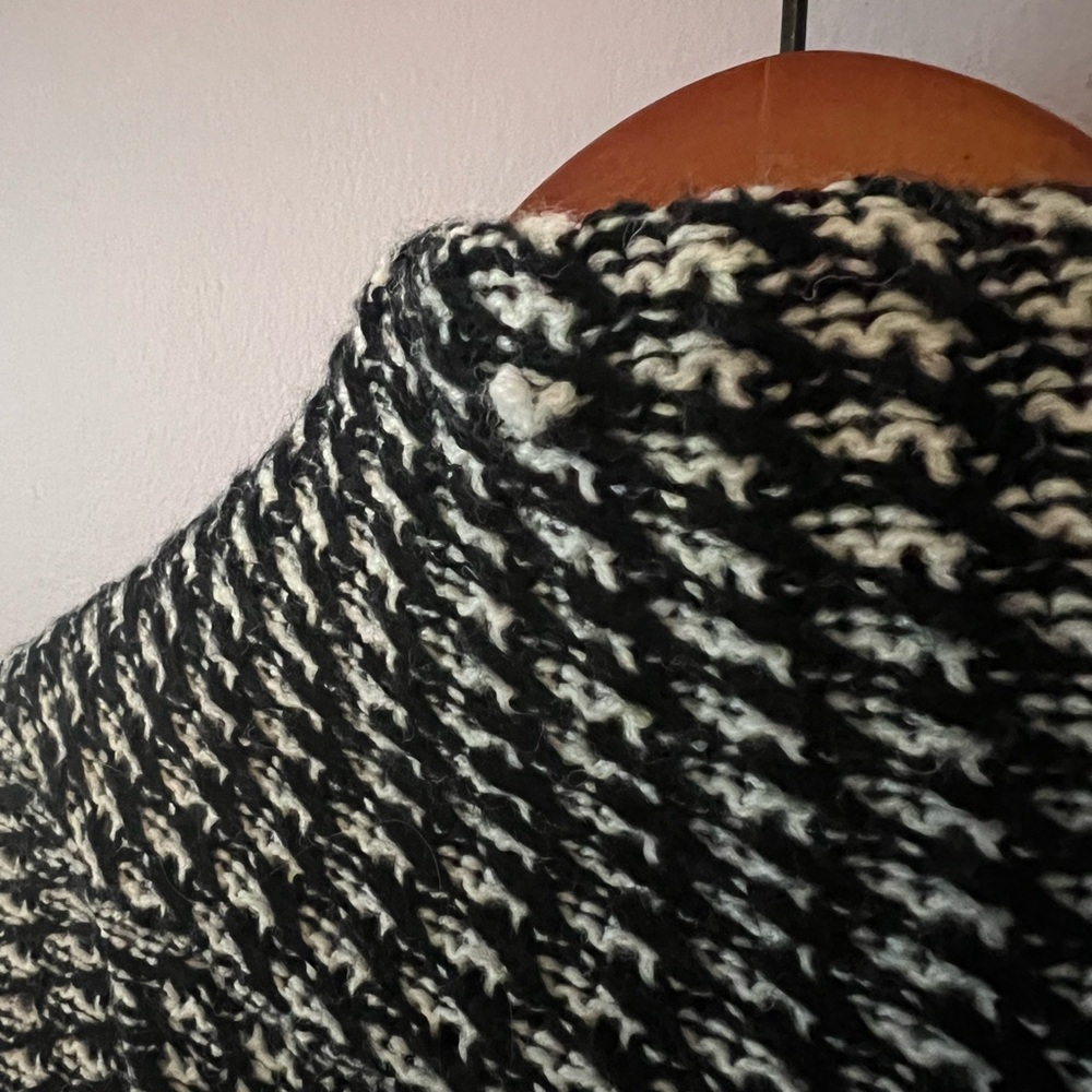 Lumiere Sweater - Picture 9 of 9